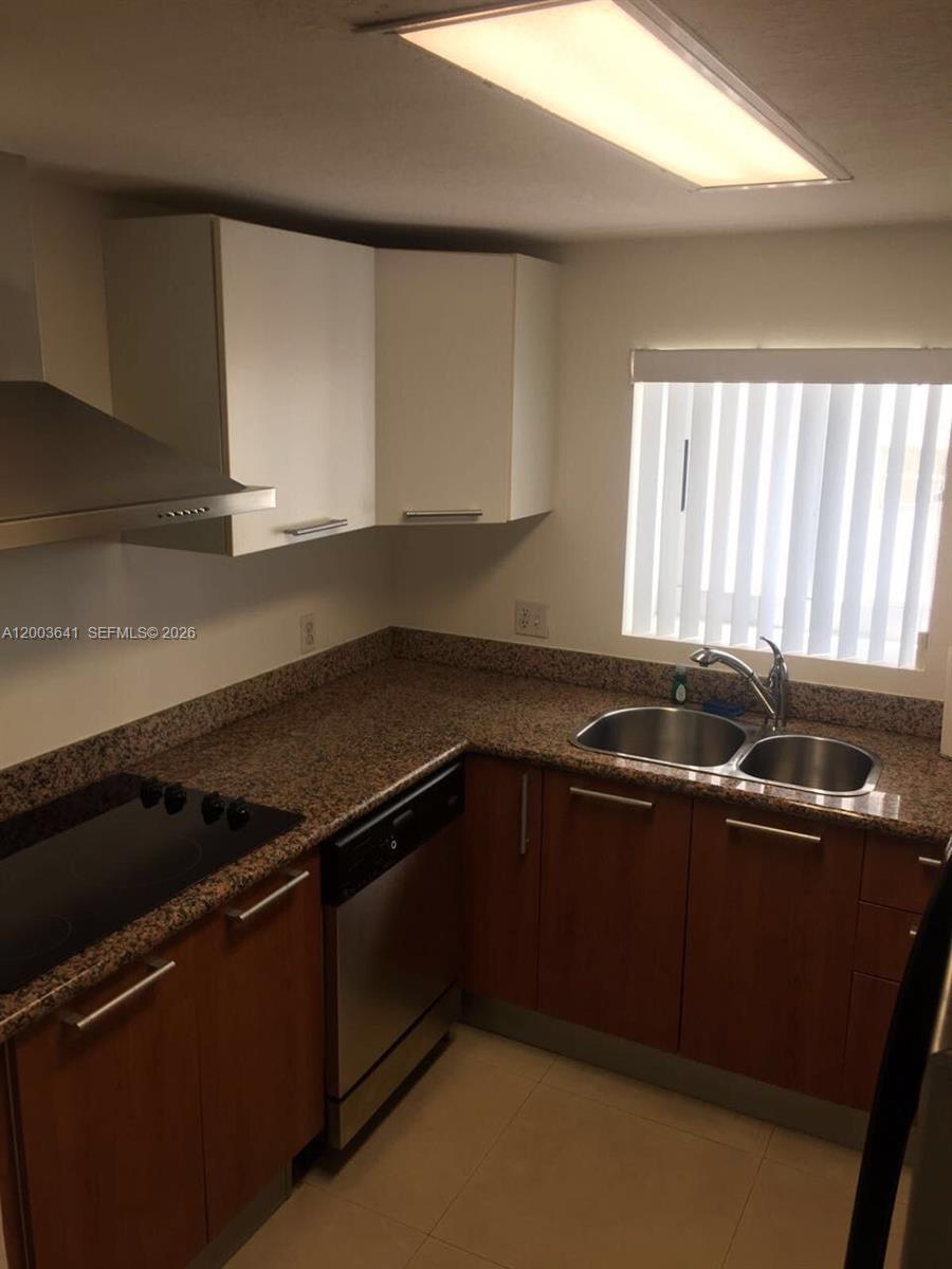 THE SAIL CONDO - Residential