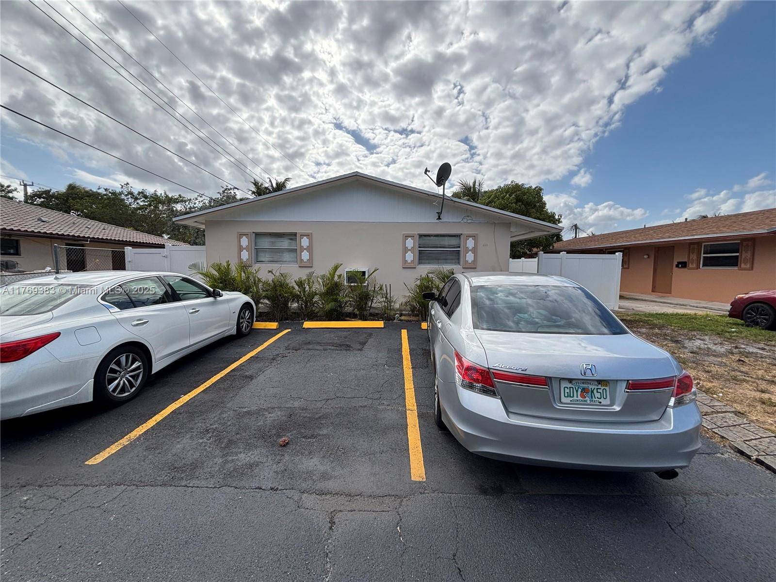 Rental Property at 611 Ne 3rd Ave 2, Pompano Beach, Broward County, Florida - Bedrooms: 2 
Bathrooms: 1  - $1,895 MO.