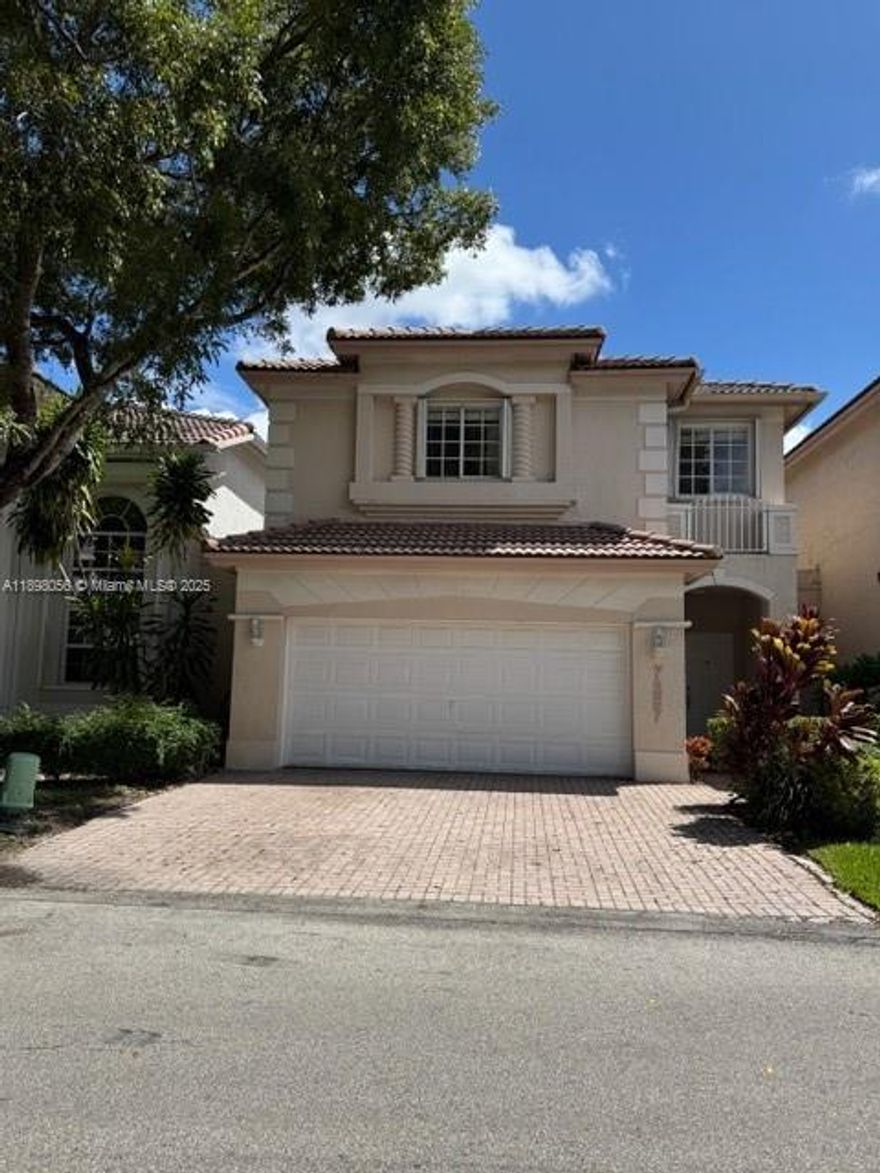 Beautiful and spacious lakefront townhouse located in the Doral Isles residential community. Newly renovated and move-in ready.
