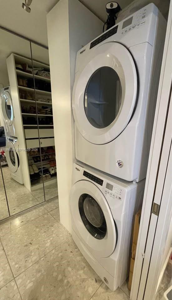 SEASONS CONDO - Residential Lease