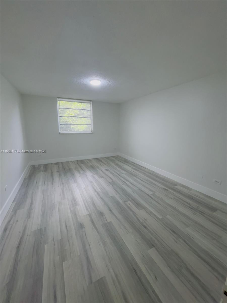 ROYAL OAKS CONDO - Residential Lease