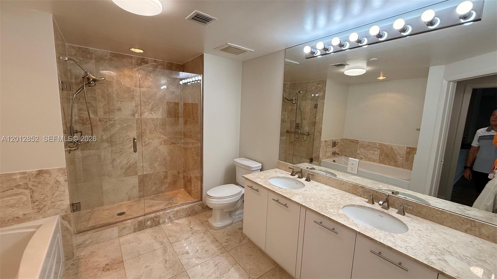 VERANDA CONDO - Residential