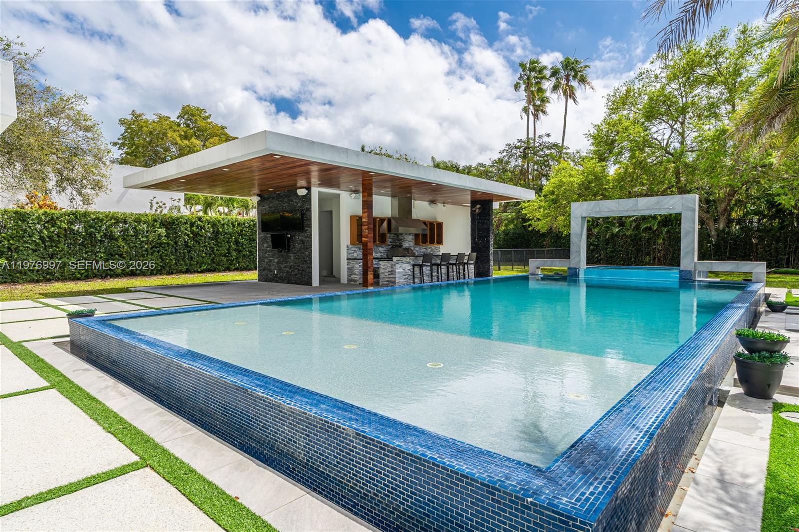 RIDGELINE ESTATES - Residential