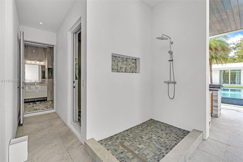 Tiny photo for 6300 SW 126th St, Pinecrest, FL 33156 (MLS # A11976997)