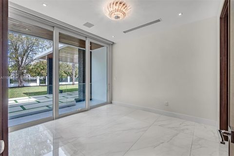 Tiny photo for 6300 SW 126th St, Pinecrest, FL 33156 (MLS # A11976997)