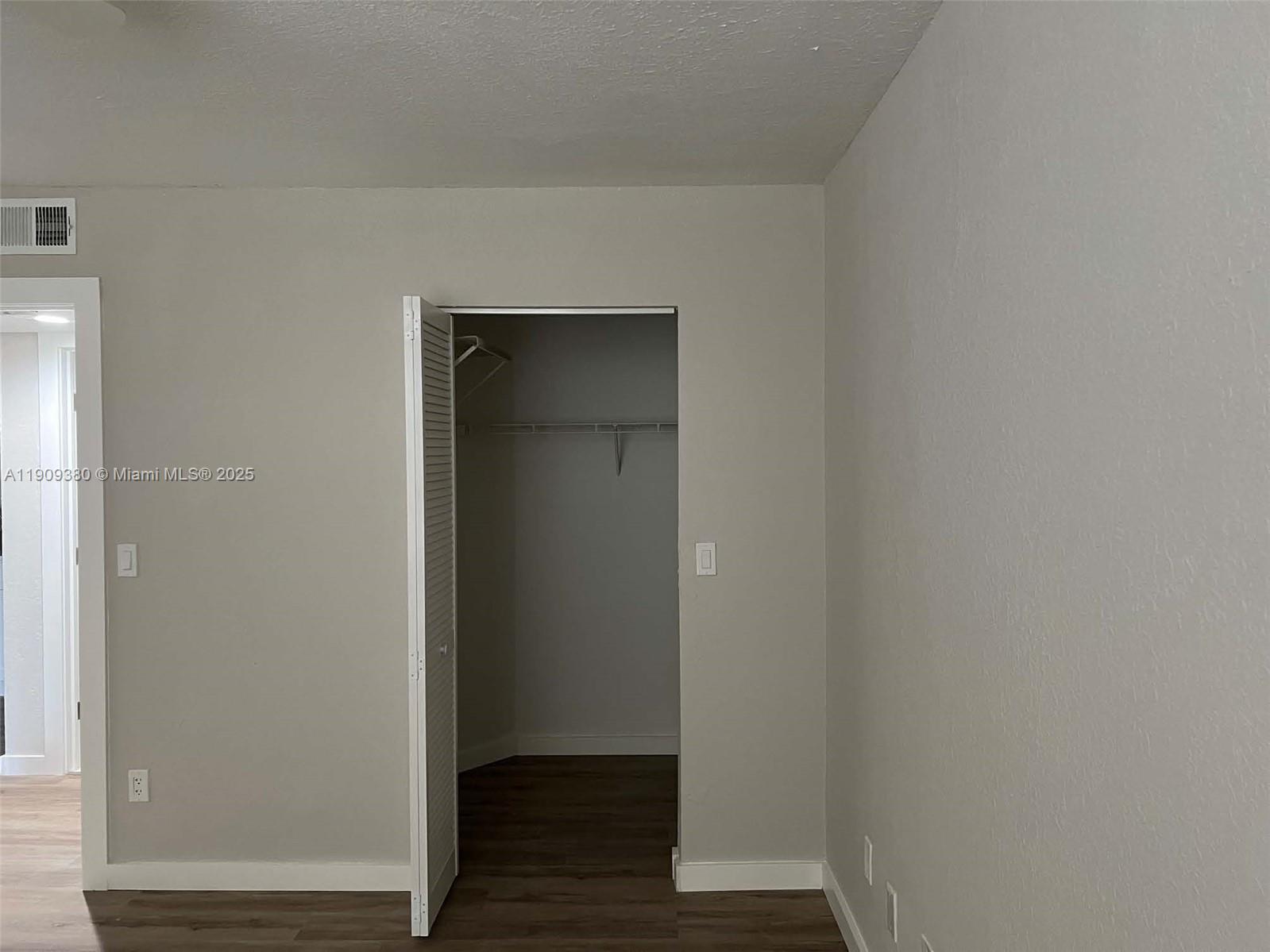 WINDWARD LAKES CONDO - Residential Lease