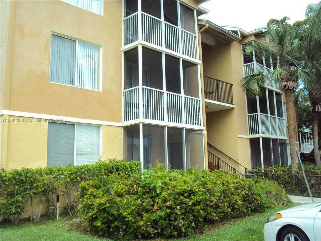 WINDWARD LAKES CONDO - Residential Lease