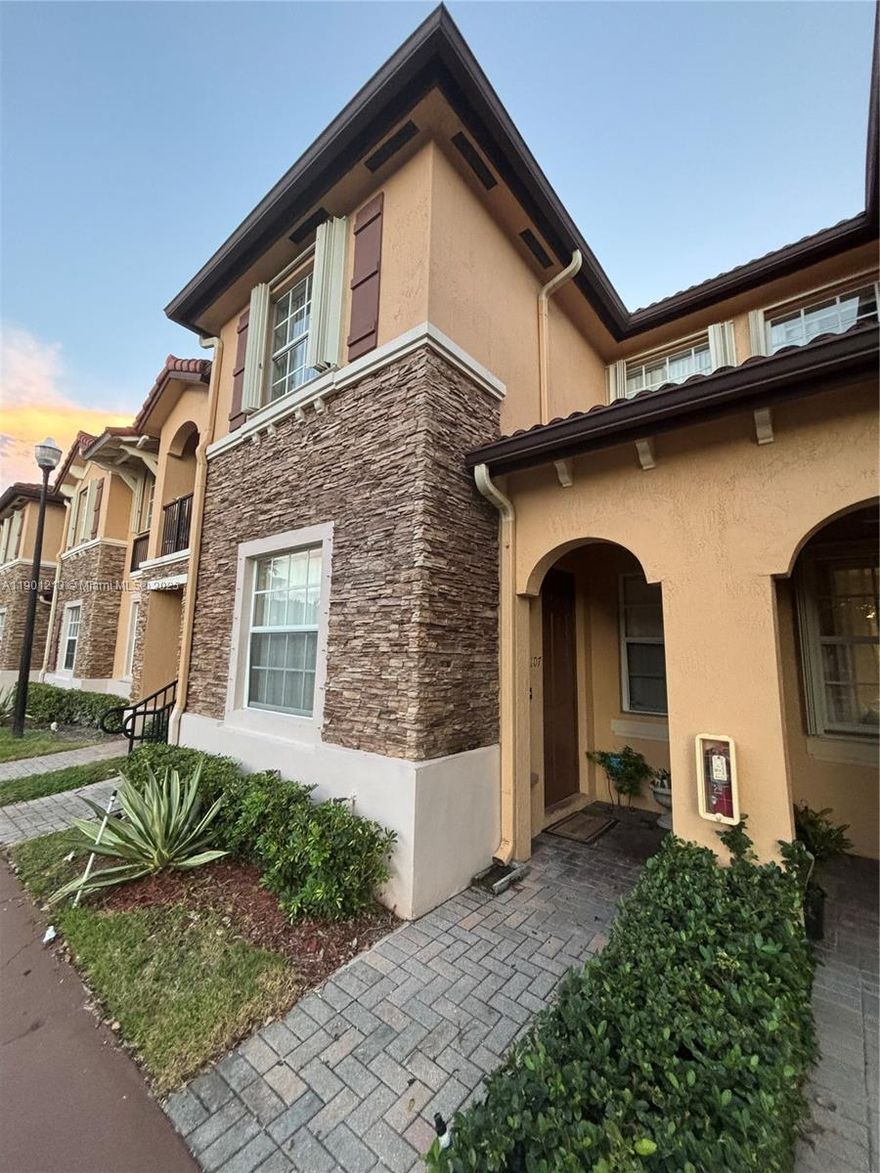 New to market this 3 bed 3.5 bath home equipped with New A/C , shutter windows, 24/7 patrol 
the ideal villa to make memories with your family. Located minutes from Chic-fil-a , Homestead Baptist Hospital , and with new renovations to the club house and Pool 

call/text agent for showings