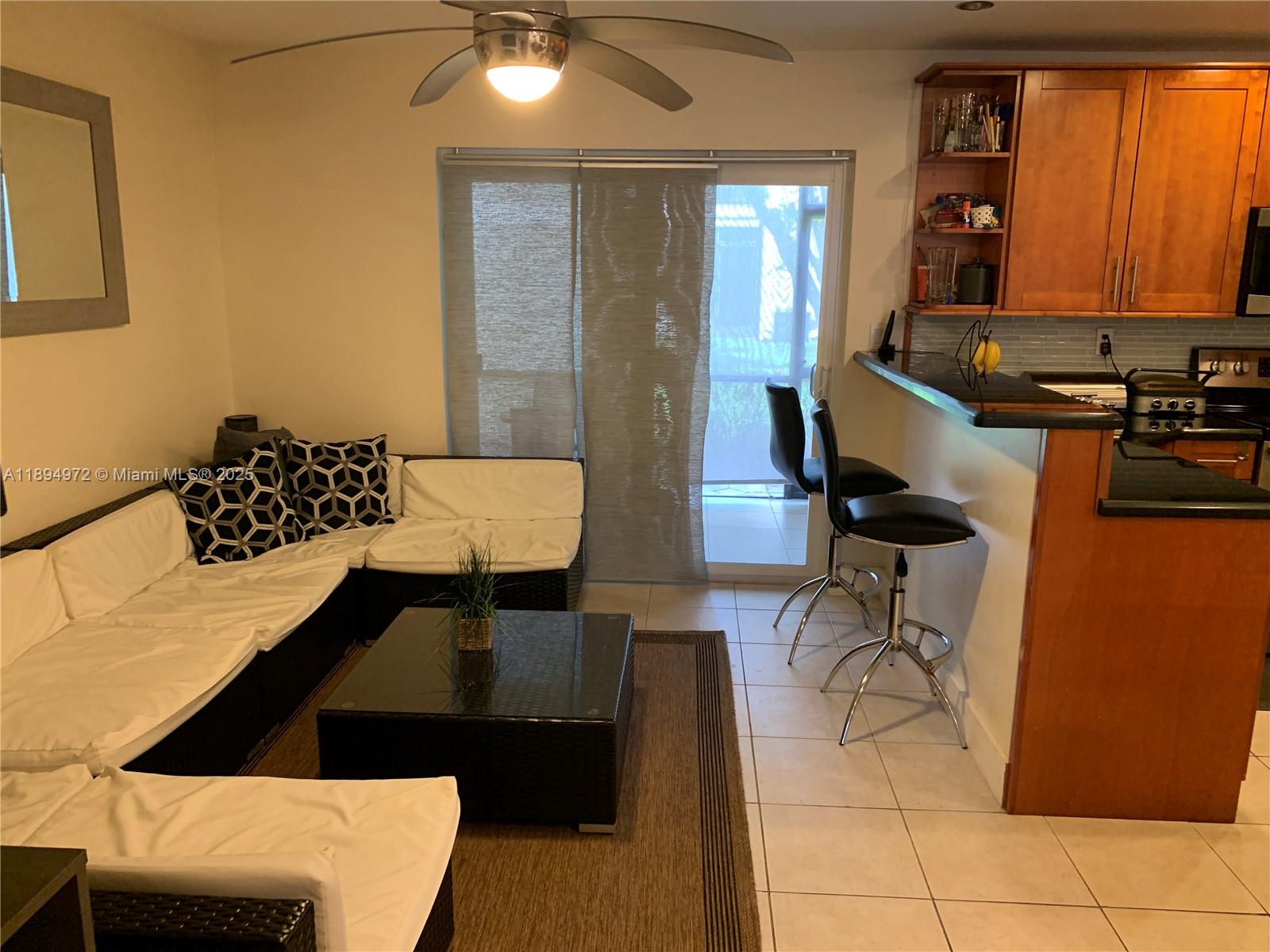 BLUE LAKE TOWNHOUSES COND - Residential Lease