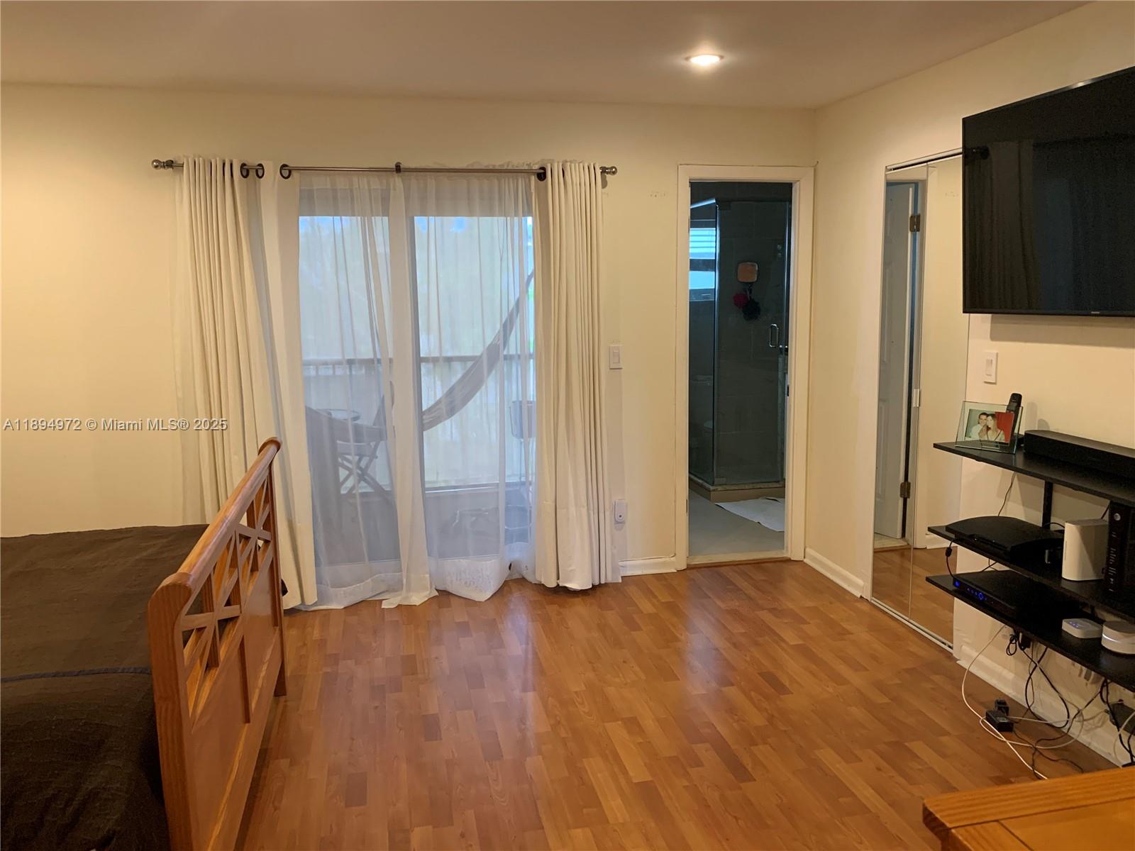 BLUE LAKE TOWNHOUSES COND - Residential Lease