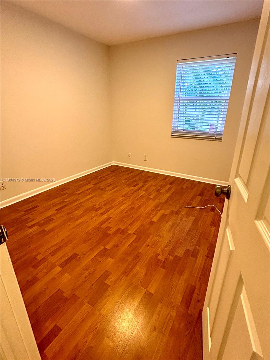 BLUE LAKE TOWNHOUSES COND - Residential Lease