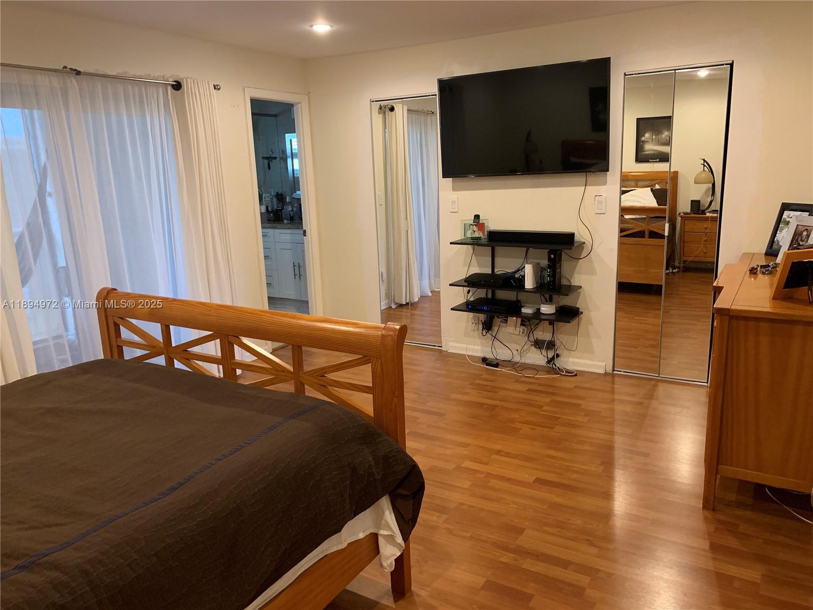 BLUE LAKE TOWNHOUSES COND - Residential Lease