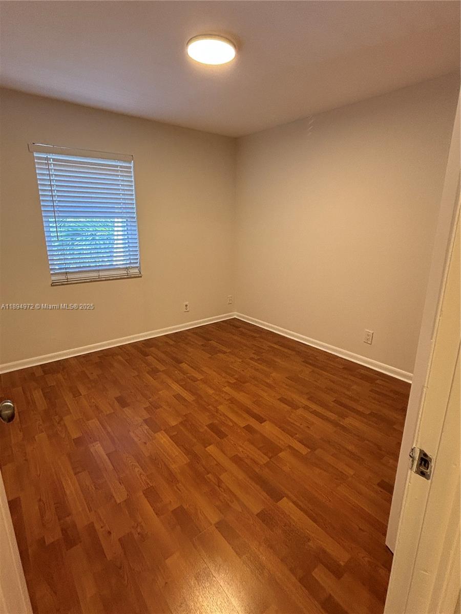 BLUE LAKE TOWNHOUSES COND - Residential Lease