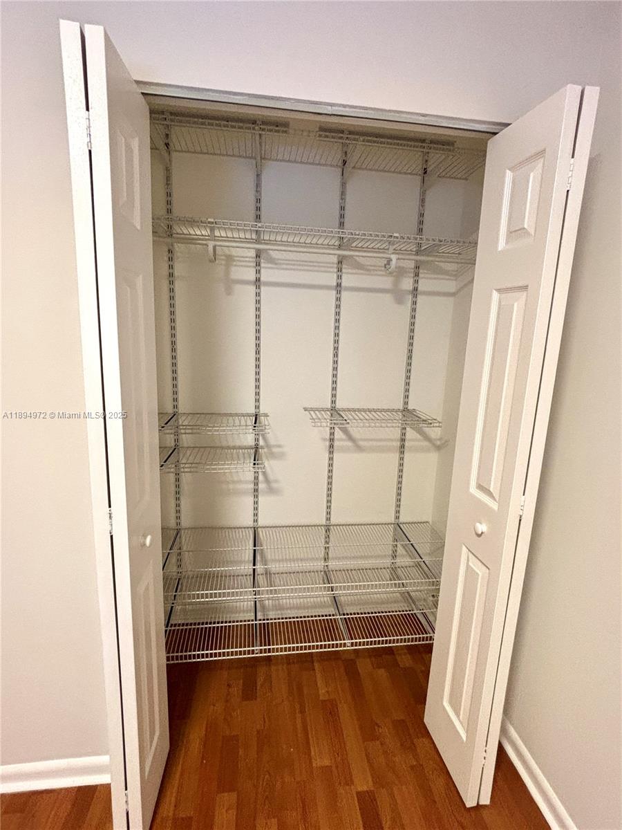 BLUE LAKE TOWNHOUSES COND - Residential Lease