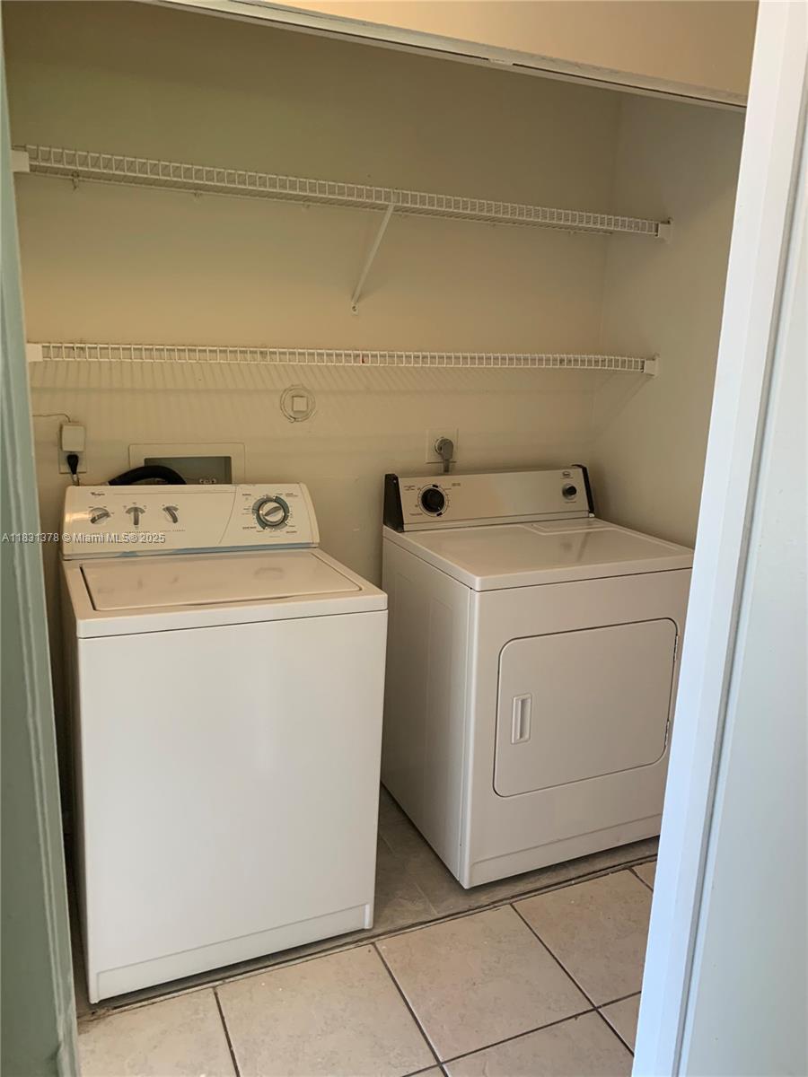 SOUTH SHORE 4 OF WELLINGT - Residential Lease