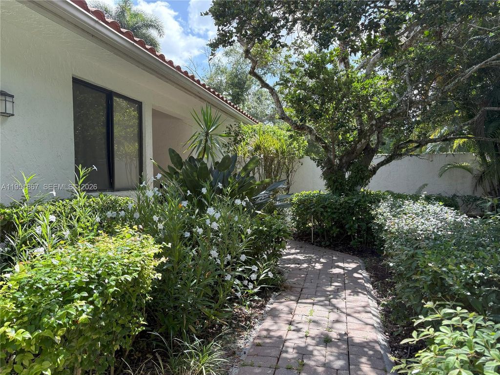 Photo of 2538 Windsor Way Ct #NA, Wellington, FL 33414 (MLS # A11951667)