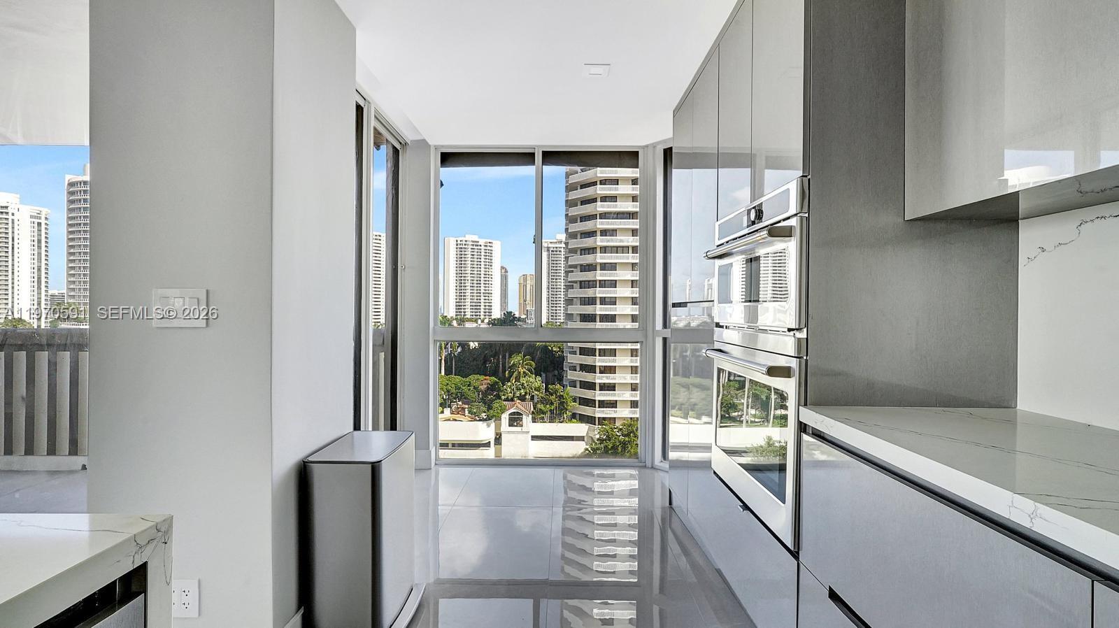 1000 ISL BLVD WILLIAMS IS - Residential