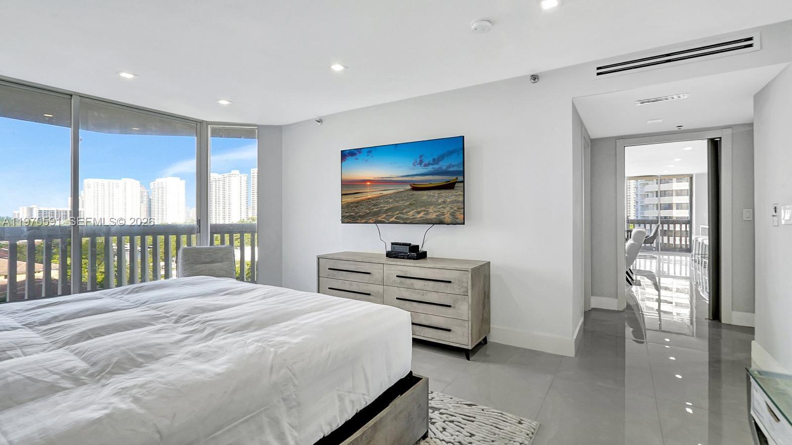 1000 ISL BLVD WILLIAMS IS - Residential