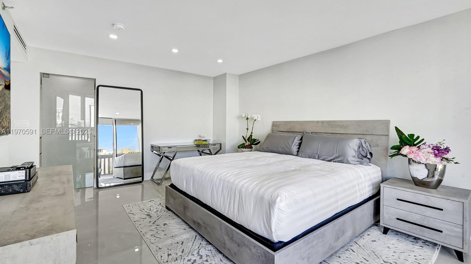 1000 ISL BLVD WILLIAMS IS - Residential