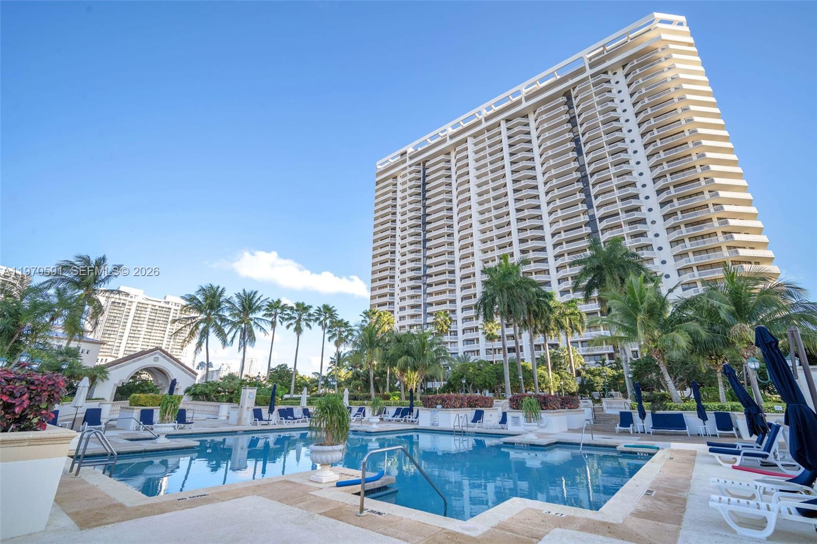 1000 ISL BLVD WILLIAMS IS - Residential