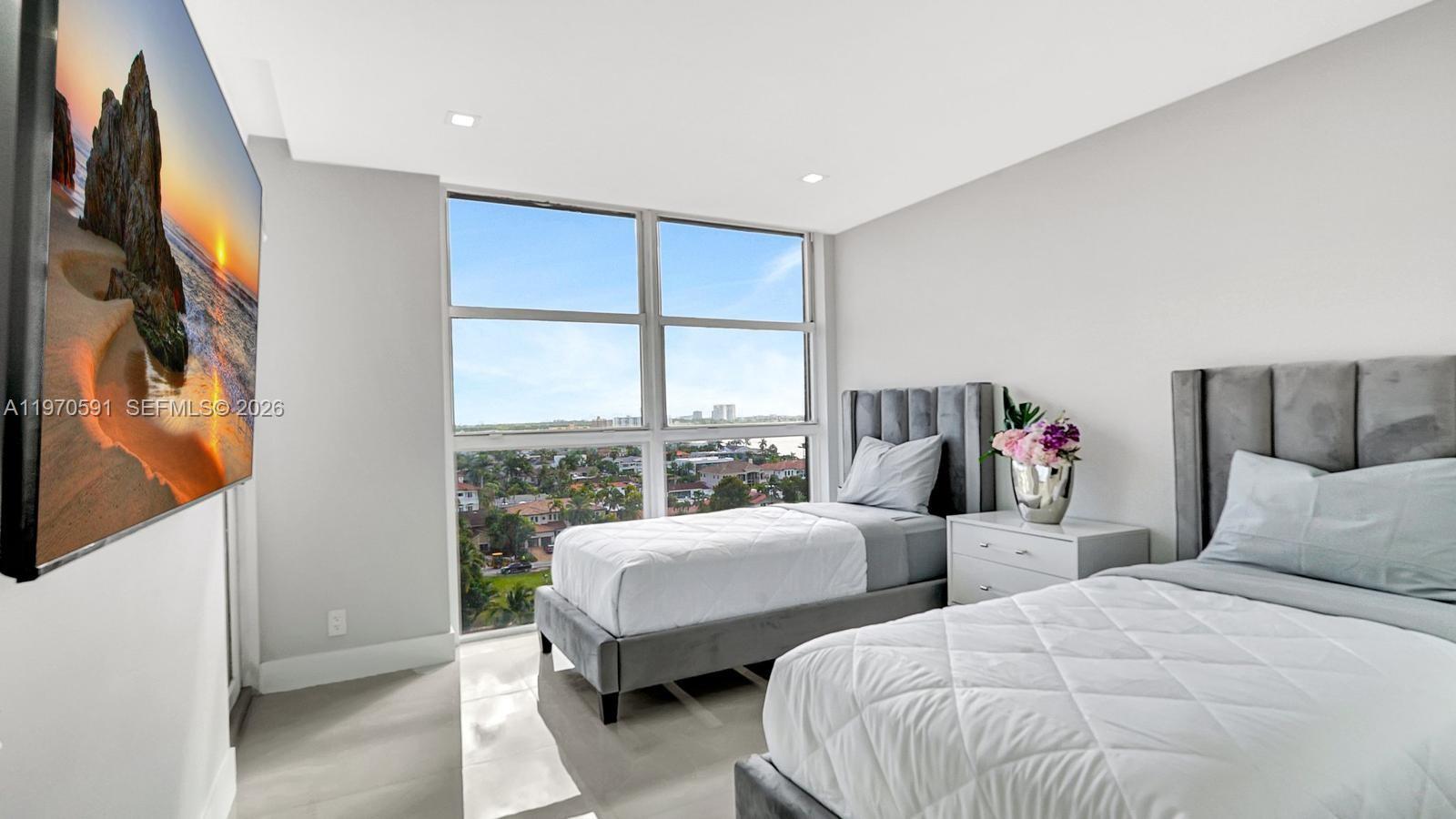 1000 ISL BLVD WILLIAMS IS - Residential