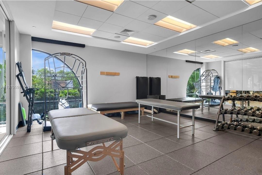 1000 ISL BLVD WILLIAMS IS - Residential