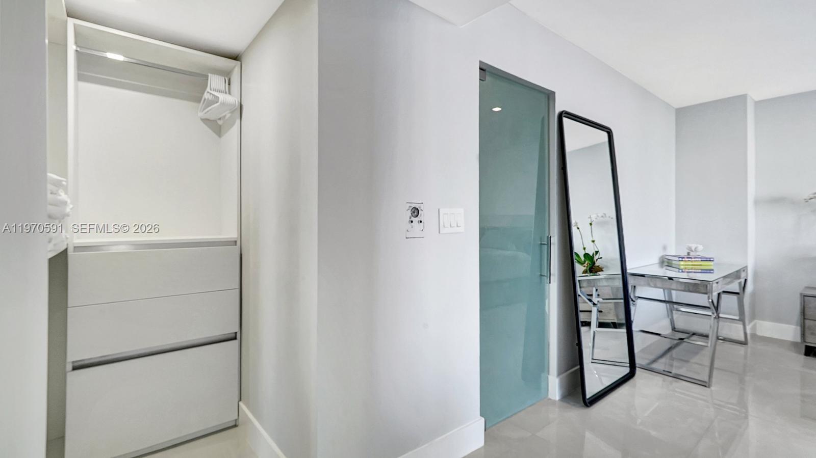 1000 ISL BLVD WILLIAMS IS - Residential