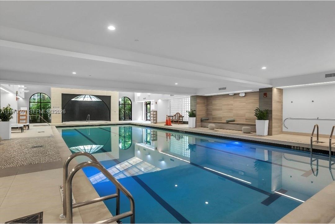 1000 ISL BLVD WILLIAMS IS - Residential