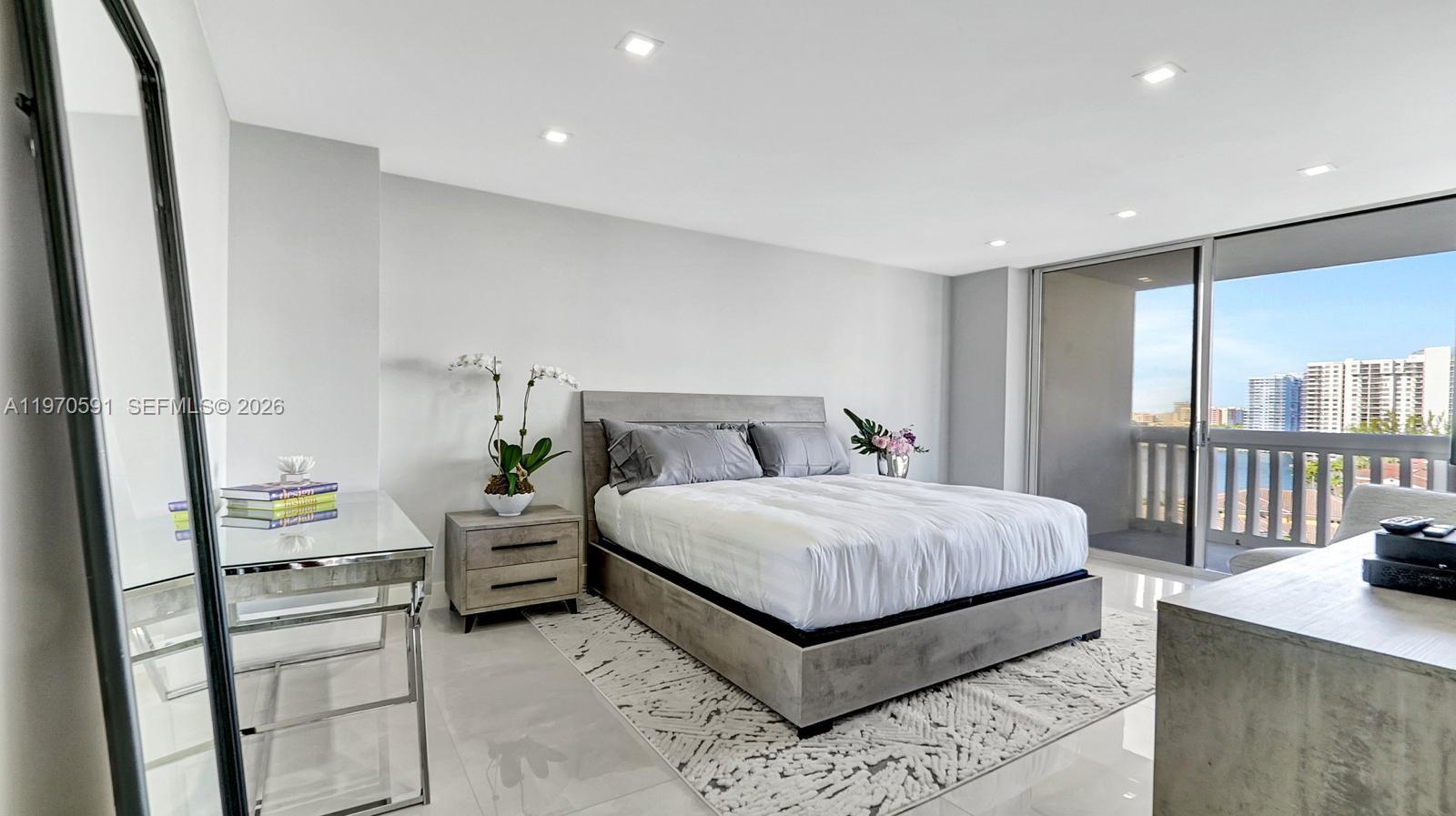 1000 ISL BLVD WILLIAMS IS - Residential