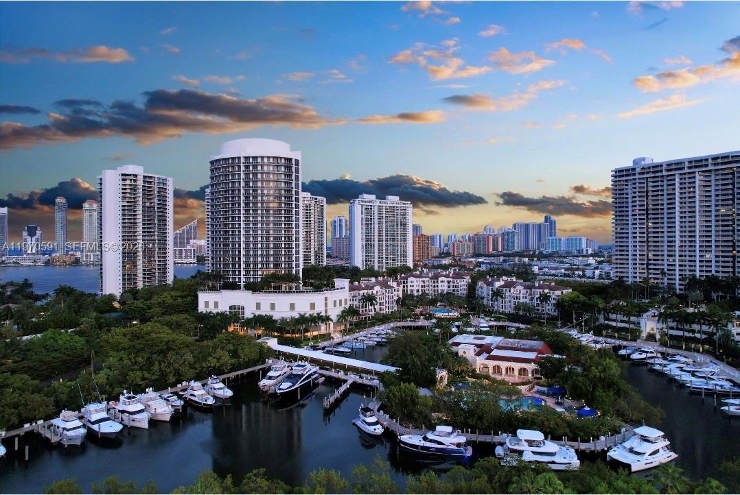 1000 ISL BLVD WILLIAMS IS - Residential