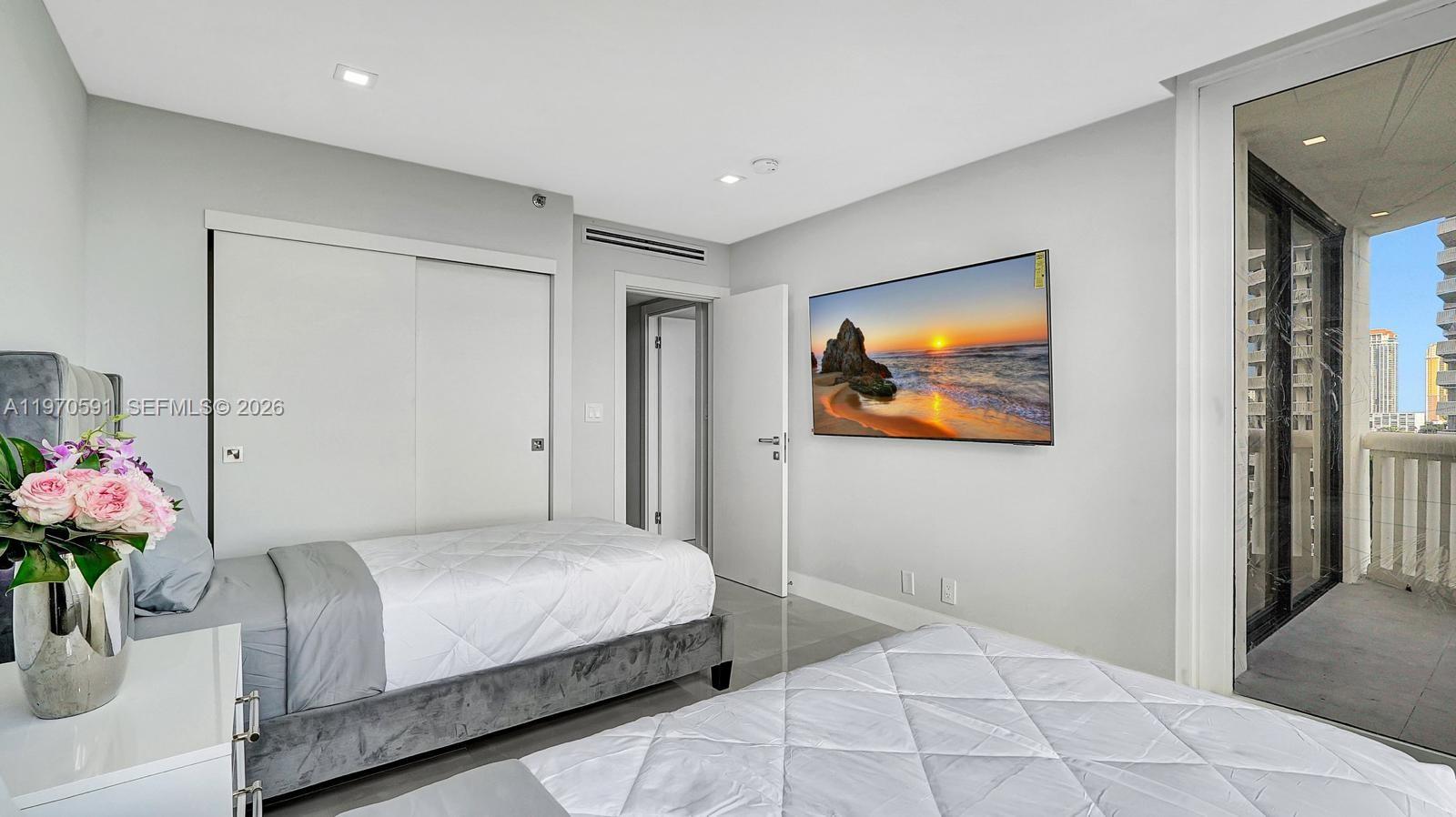 1000 ISL BLVD WILLIAMS IS - Residential