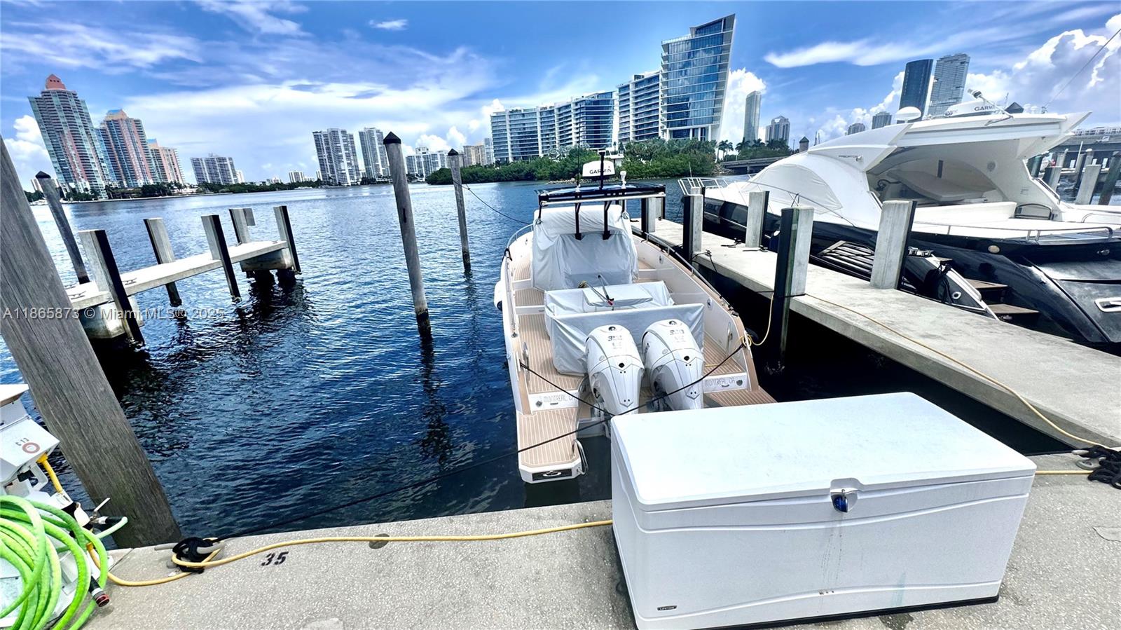 ISLAND ESTATE MARINA - Land