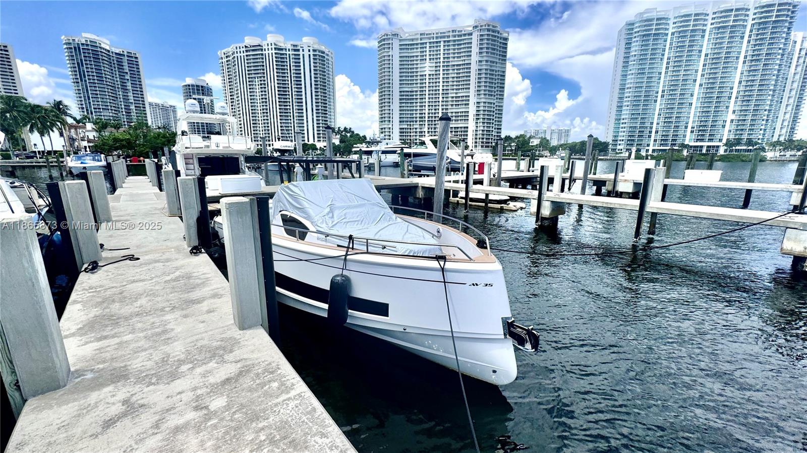 ISLAND ESTATE MARINA - Land