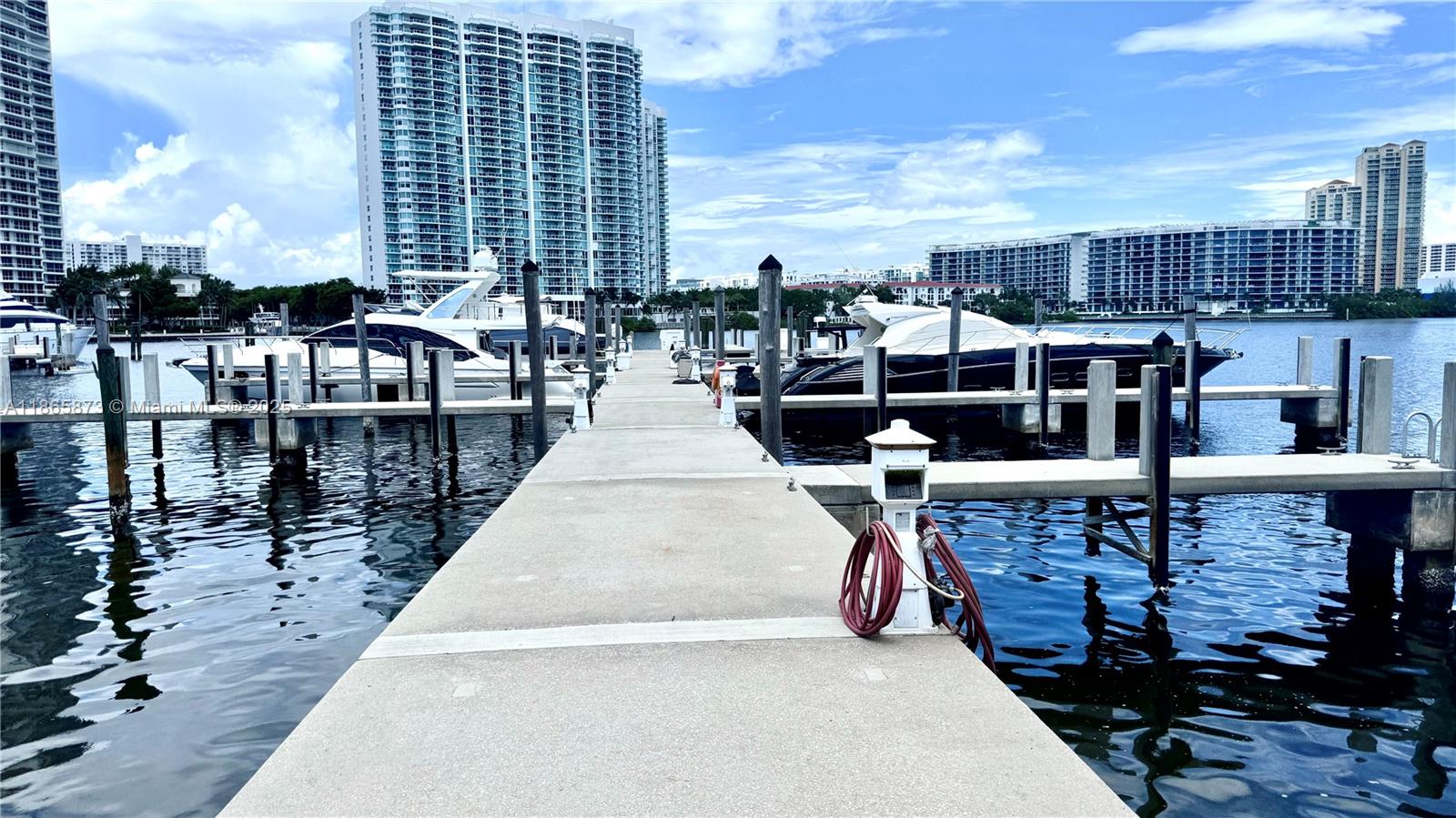 ISLAND ESTATE MARINA - Land