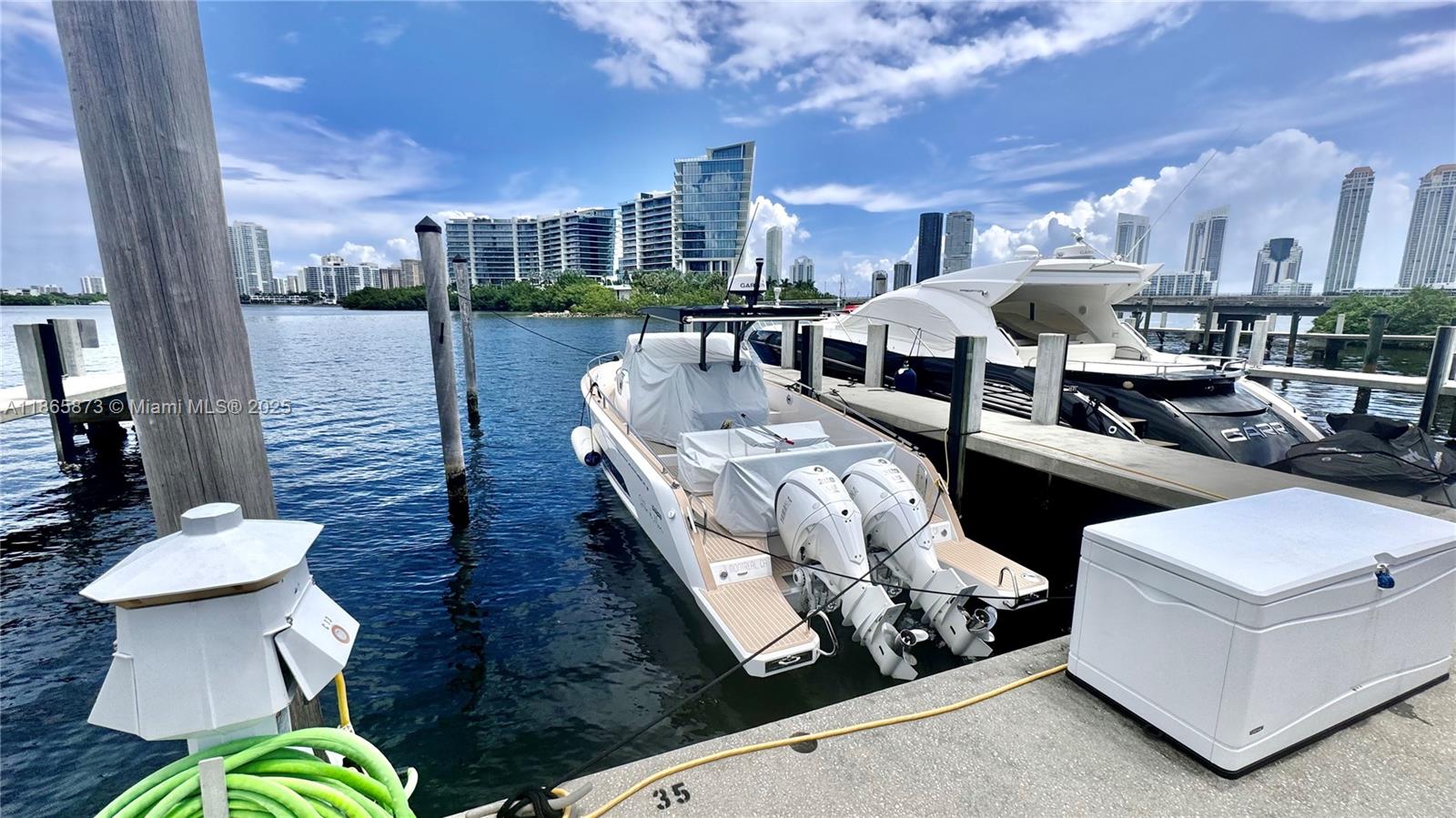 ISLAND ESTATE MARINA - Land