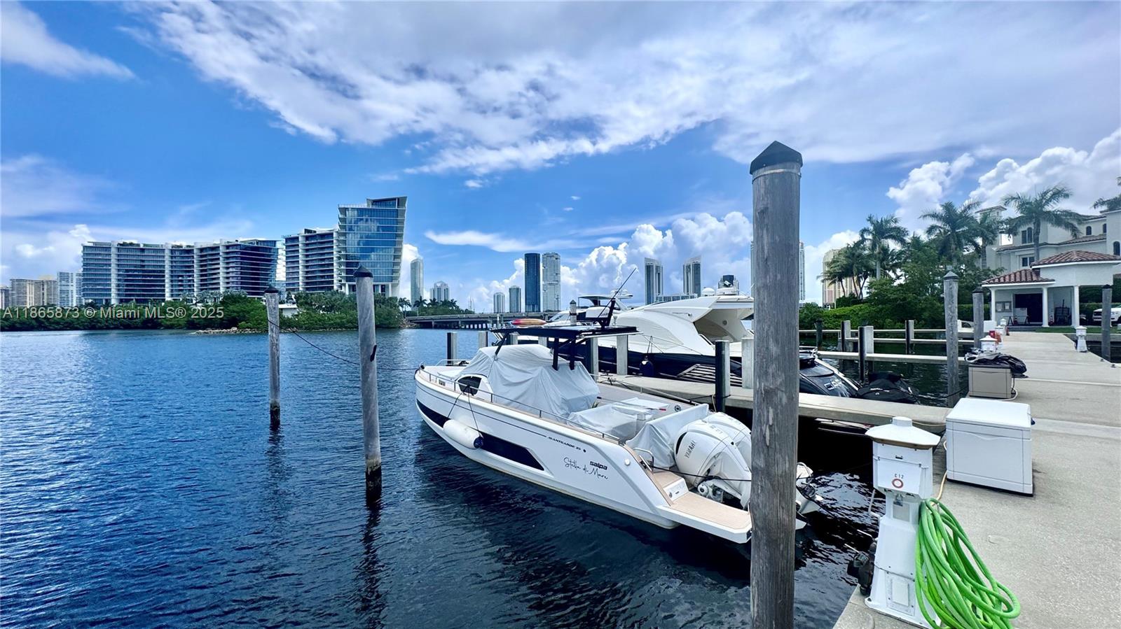 ISLAND ESTATE MARINA - Land