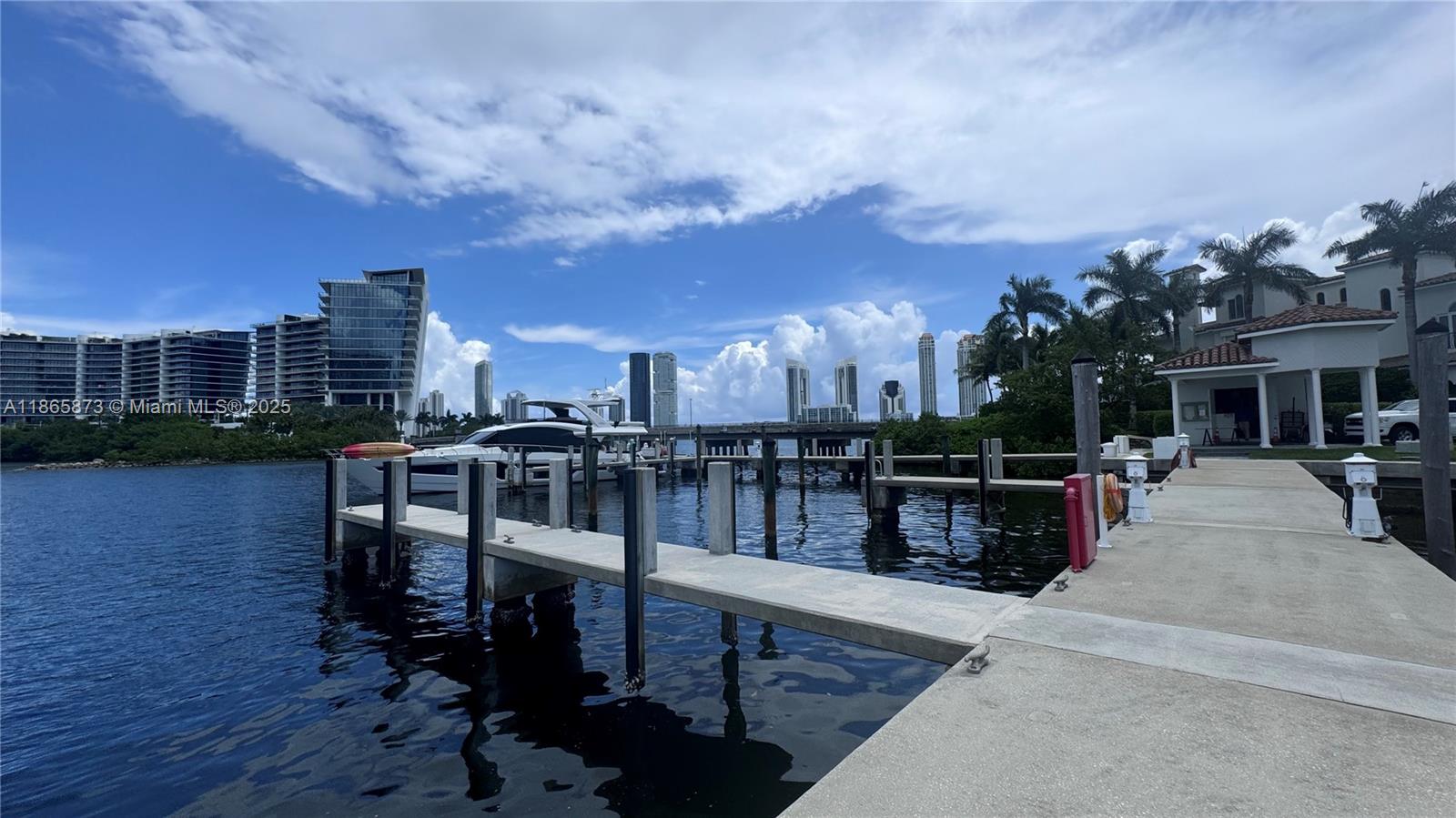 ISLAND ESTATE MARINA - Land