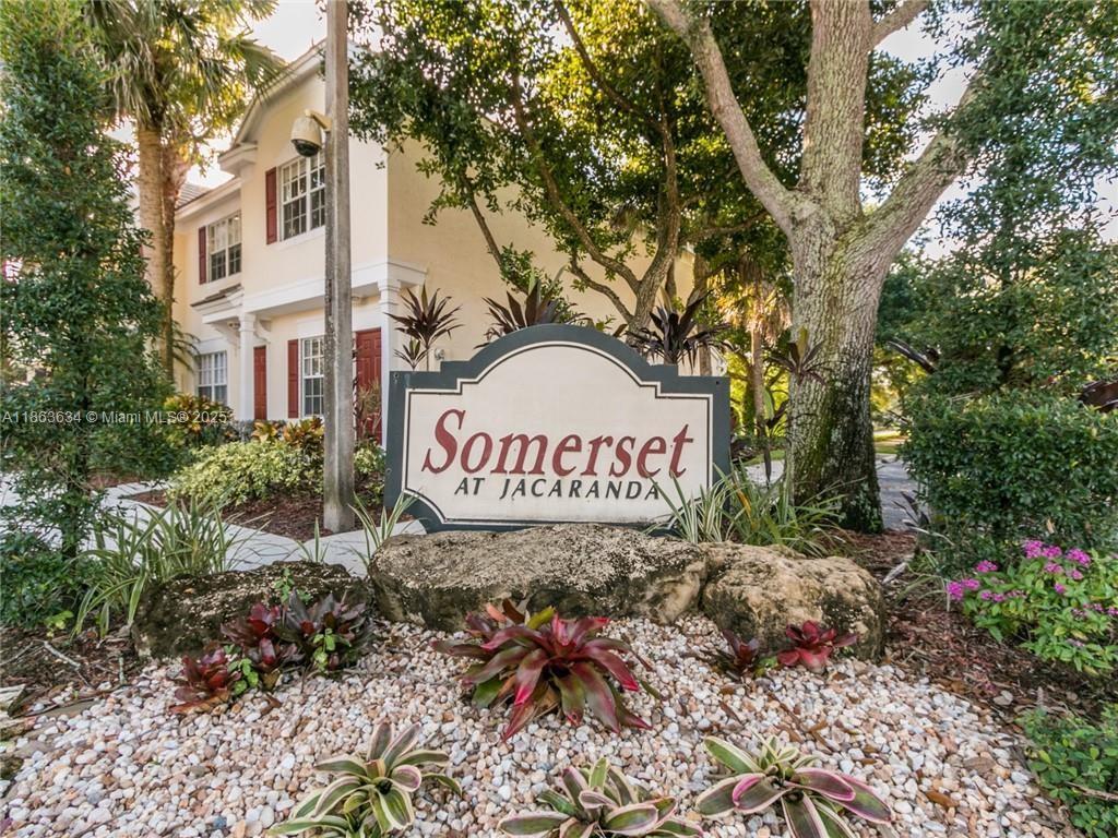 RARELY AVAIABLE 2/1.5 TOWNHOUSE IN SMALL QUIET JACARANDA COMMUNITY. CENTRALLY LOCATED. NEAR SAWGRASS MALL , 20 MINUTES TO THE BEACH, FORT LAUDERDALE AIRPORT AND THE BROWARD PERFORMING THEATER. STUNNING GOLF VIEW FROM THE KITCHEN AND SCREENED COVERED PATIO. FAMILY ORIENTED POOL COMMUNITY. WALKING DISTANCE TO CENTRAL PARK AND THE VELTRI TENNIS CENTER.