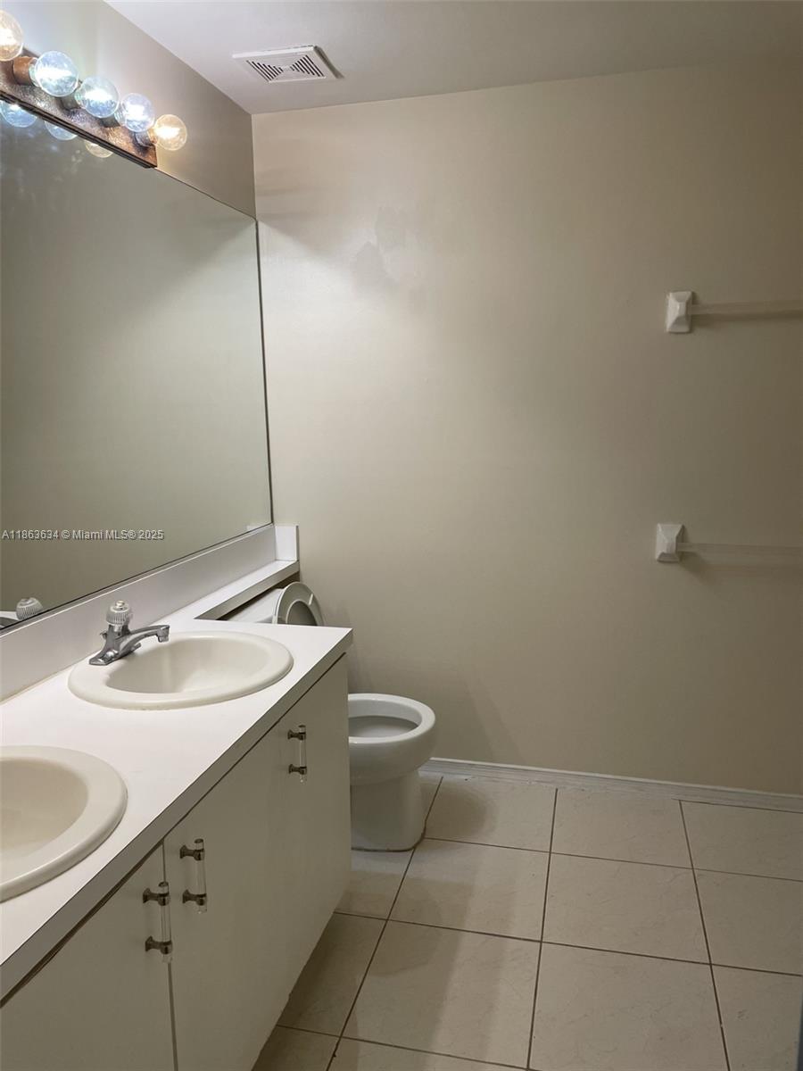 FOUNTAINS OF JACARANDA - Residential Lease