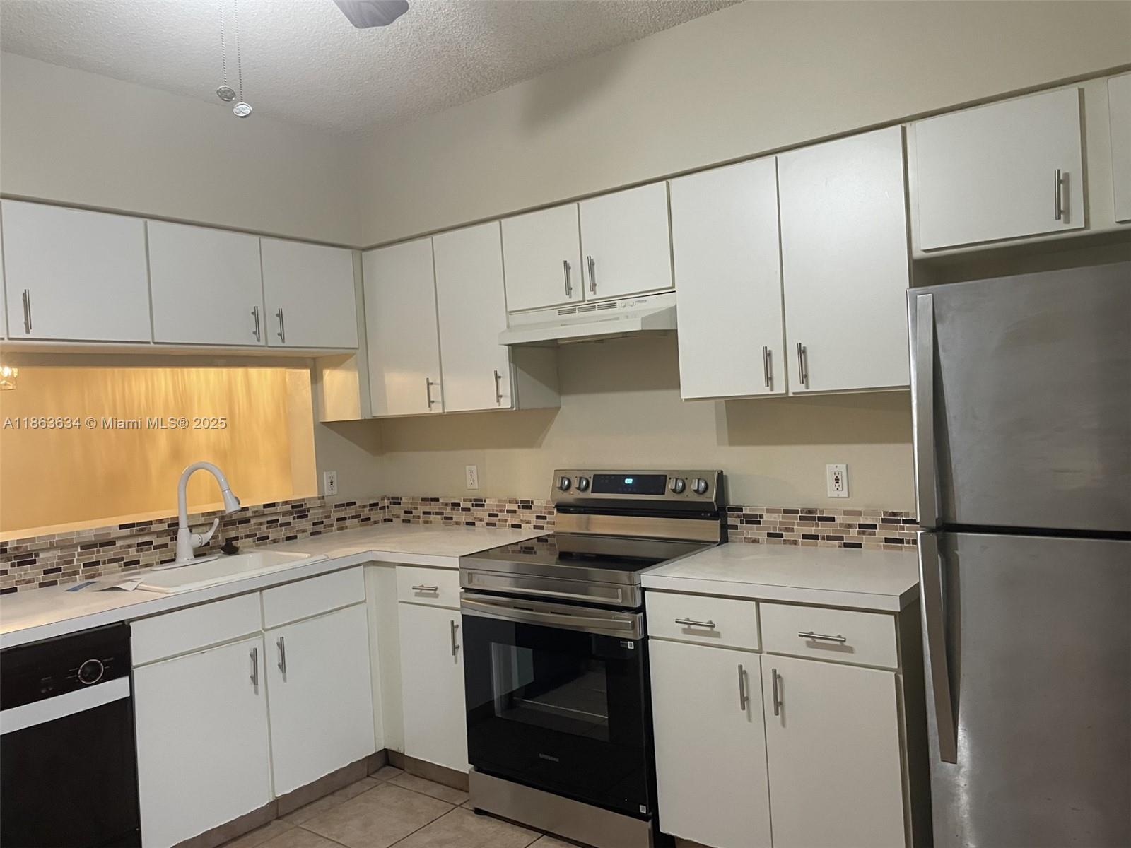 FOUNTAINS OF JACARANDA - Residential Lease