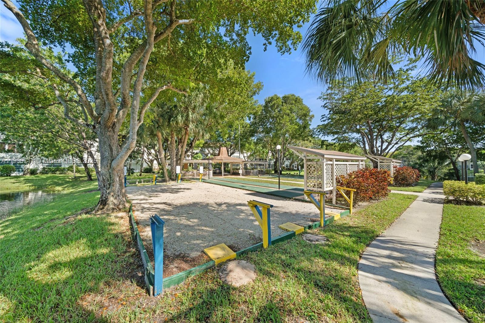 FICUS GARDENS CONDO - Residential