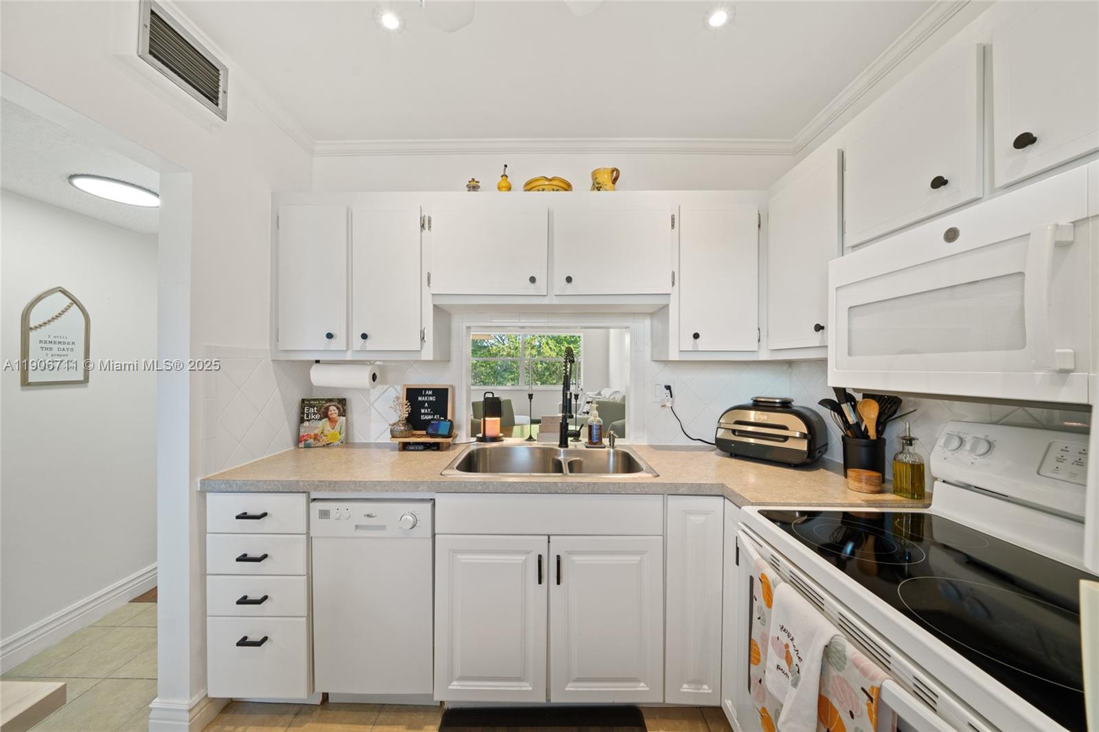 FICUS GARDENS CONDO - Residential