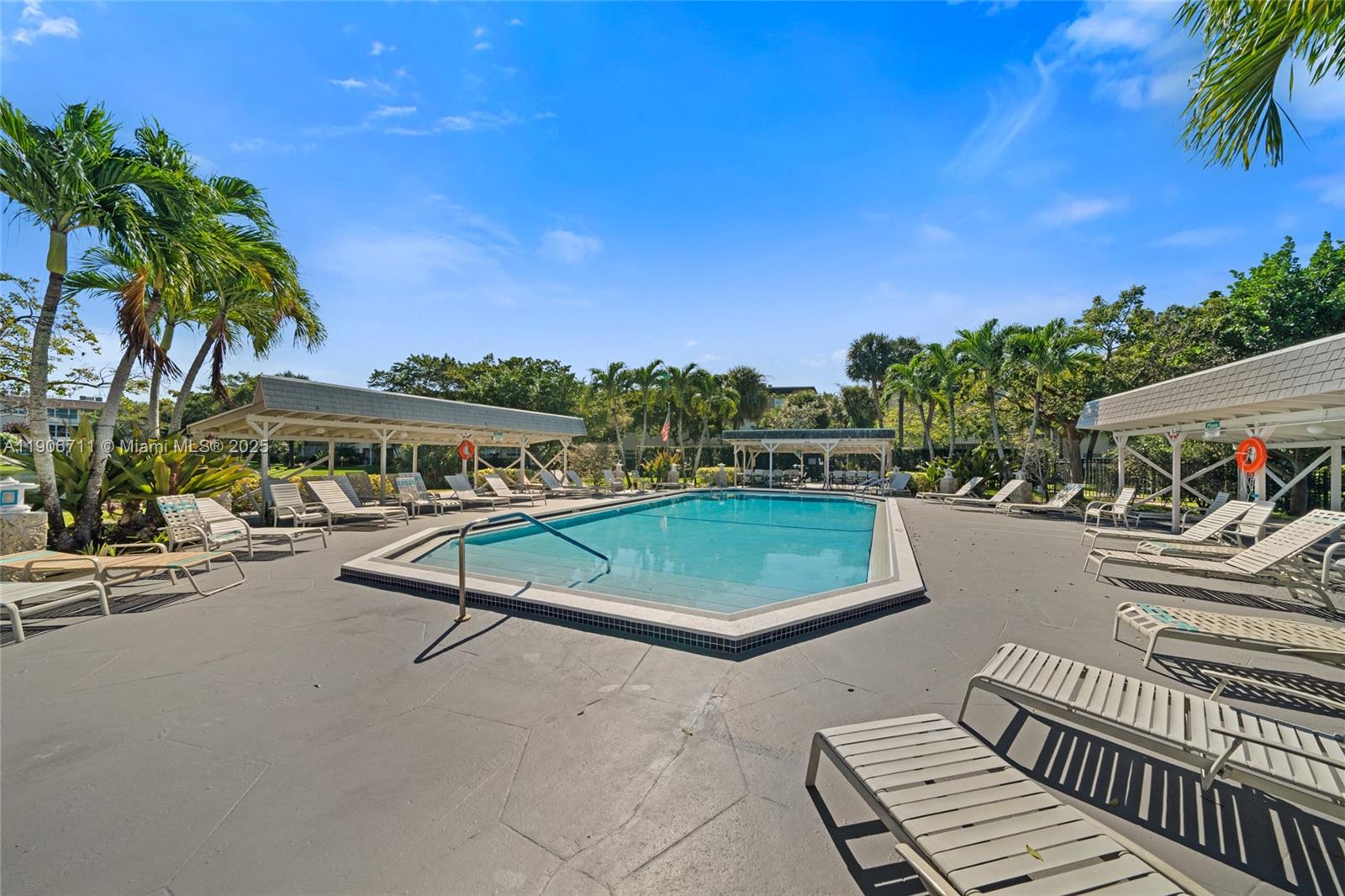 FICUS GARDENS CONDO - Residential