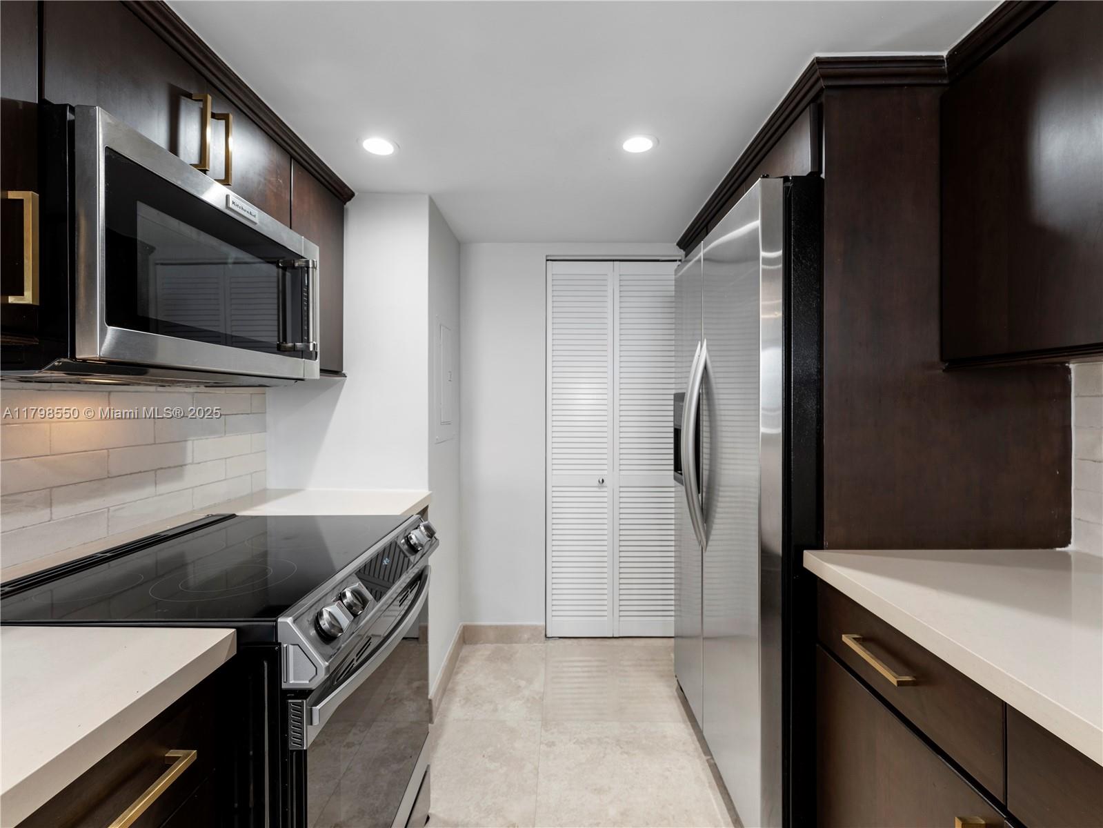 1717 N Bayshore Dr A-3737