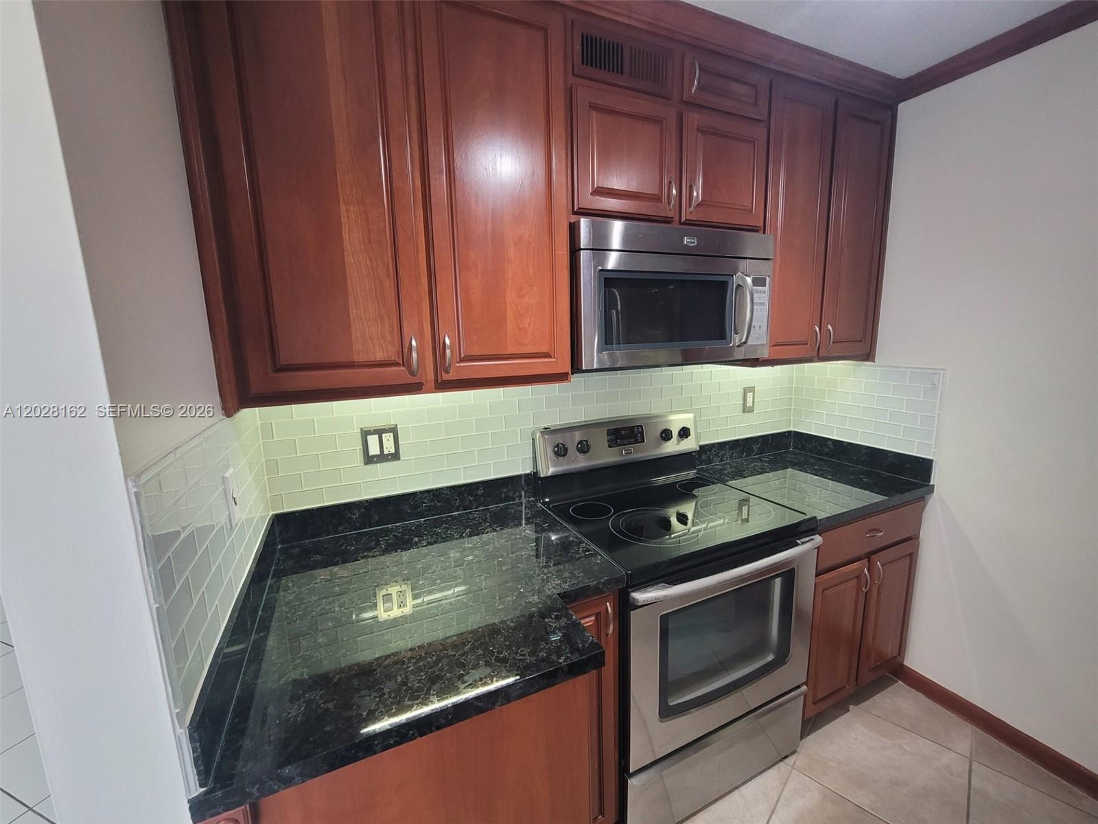 2600 Collins Ave 401