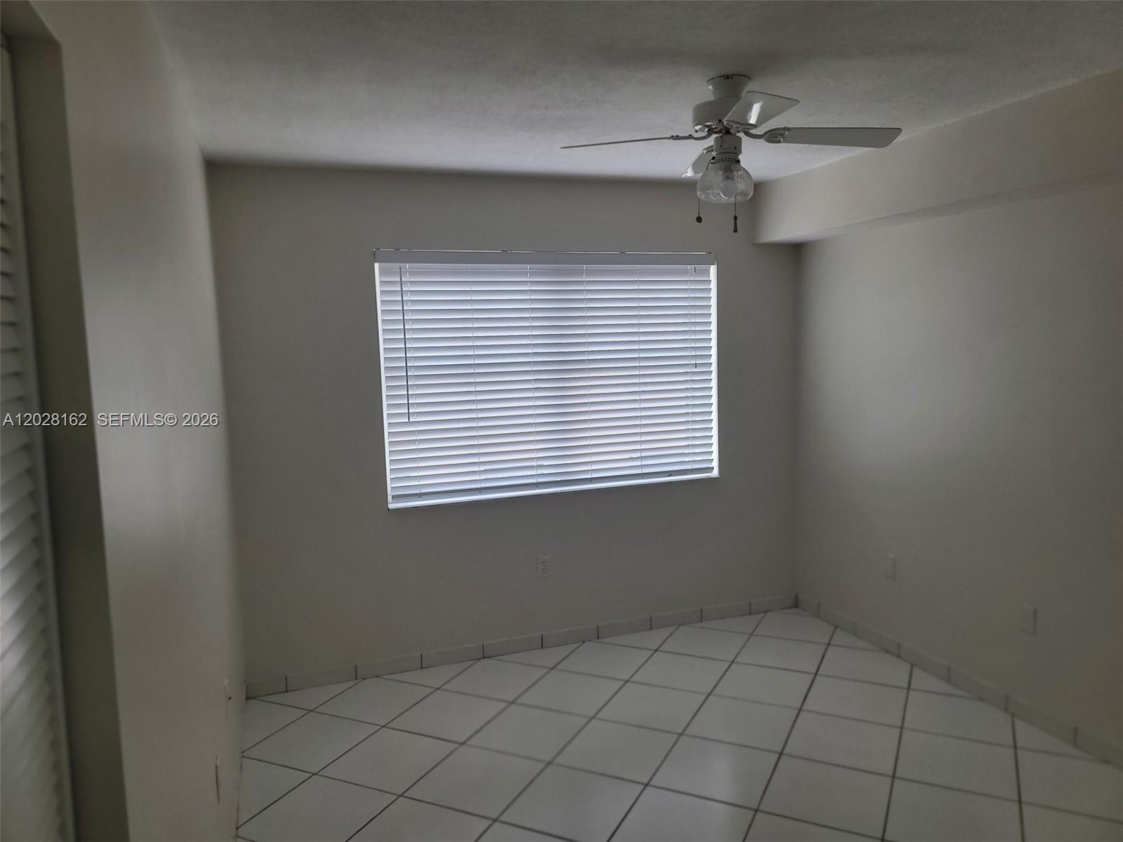 2600 Collins Ave 401
