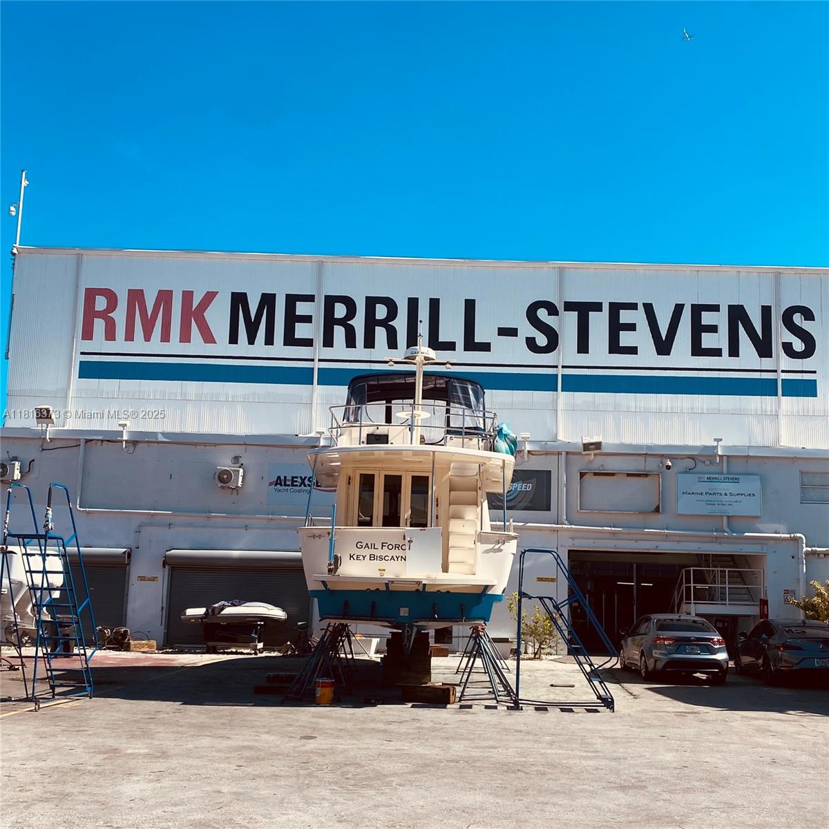 Unique private office lease(s) within industrial marina right on the Miami River in Little Havana, adjacent to Brickell and Downtown Miami. RMK Merrill-Stevens is an internationally known marina mechanic, repair and maintenance service provider.
We have 3 to 4 office options to lease that range roughly 400 sf to 1,000 sf. We might even have a Kitchenette and Conference Room to share.