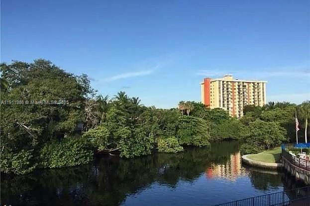 HIDDEN HARBOR CONDOMINIUM - Residential Lease