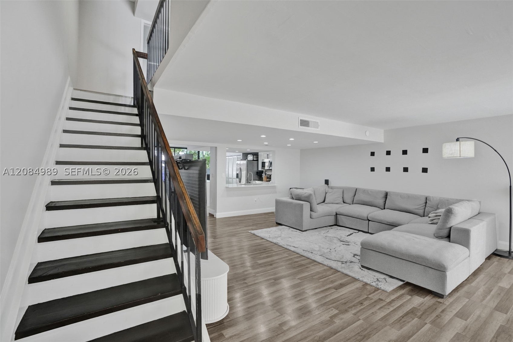 685 NE 206th Ter