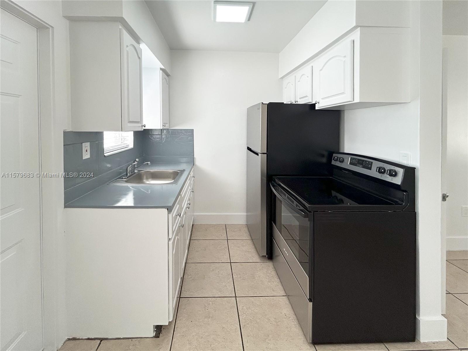 IRONS MANOR 5TH ADDN - Residential Lease